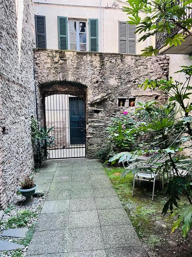 Alex Castle Apartment Gravedona
